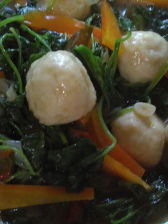 Foto resep Tumis Bayam Wortel Bakso
