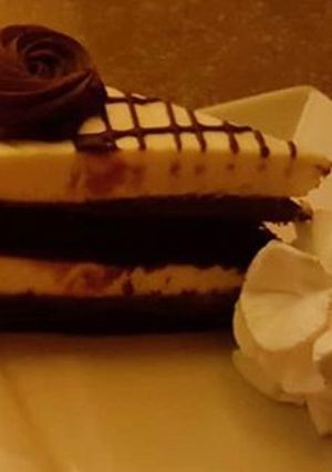 Una foto de Torta de chocolate y cheesecake facilísima y rápida que te salva para impresionar