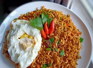 Foto resep Mie goreng telur asin yummi😋