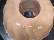 Una foto de queso crema avellanas