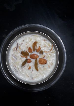 सेवइयां की खीर (seviyan ki kheer recipe in Hindi) रेसिपी मुख्य फोटो