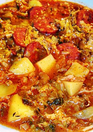Kelkáposzta főzelék csípős, füstölt kolbásszal recept fotója