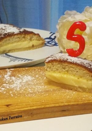 Foto principal de Pastel mágico de arroz con leche y canela