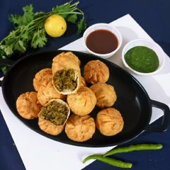 A picture of Lilva kachori.