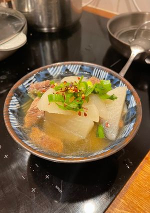 A picture of Beef Radish Soup.