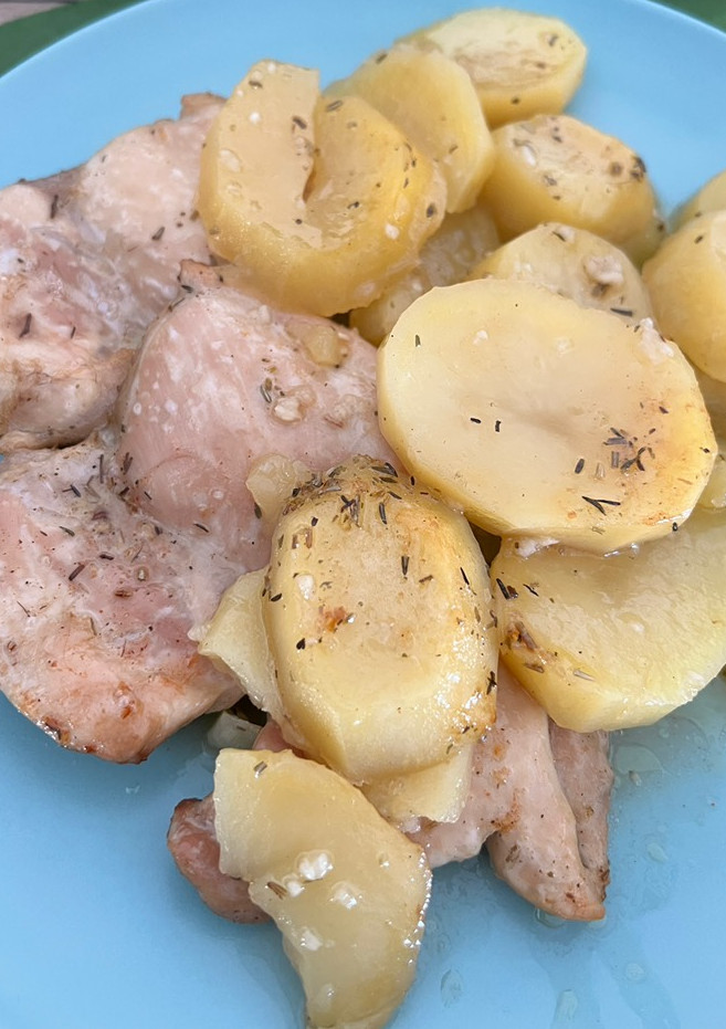 Una foto de Pollo “prehistórico” al horno con cerveza