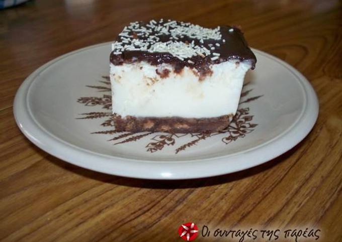κύρια φωτογραφία συνταγής Τούρτα παγωτό με επικάλυψη σοκολάτας και μπισκότο