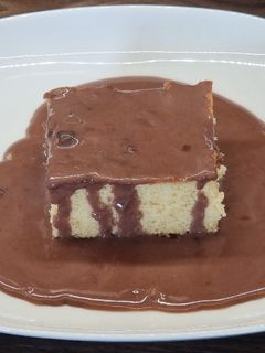 Gluténmentes piskótakocka csokiöntettel recept fotója