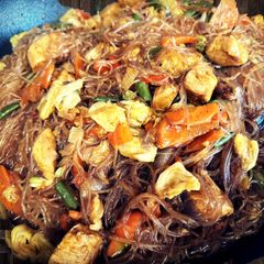 A picture of Sotanghon Guisado.