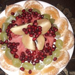 A picture of Seasonal fruits.