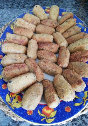 Foto principal de Croquetas de cebolla caramelizada y champiñones al curry
