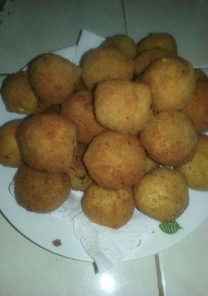 Una foto de Croquetas de papa y atún