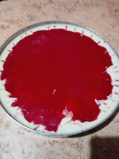 صورة لوصفة كيك فراوله بالكريم كراميل وصوص الفراوله🍓🍰