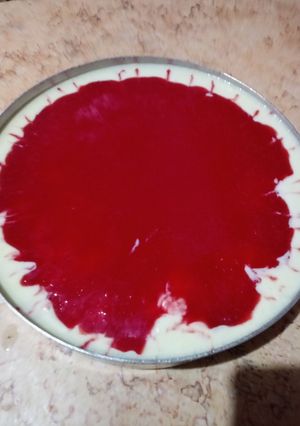 صورة لوصفة كيك فراوله بالكريم كراميل وصوص الفراوله🍓🍰