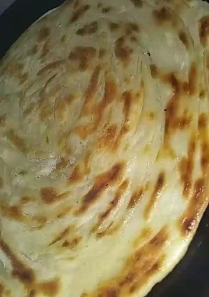 A picture of Lacha paratha.