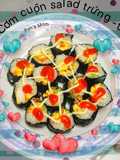 Cơm cuộn salad trứng thịt bò