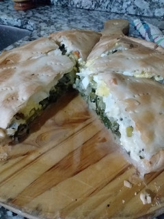 Una foto de Tarta de verduras y de jamón y queso