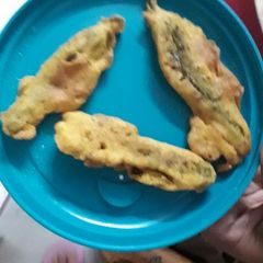 A picture of Mirchi Pakoda.