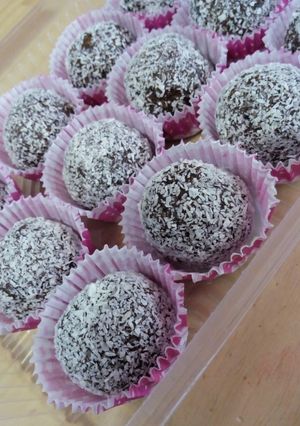Una foto de Trufas de vainilla con coco