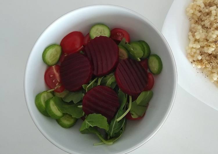 Easiest Way to Prepare Yummy Super Simple Beetroot and Argula Salad