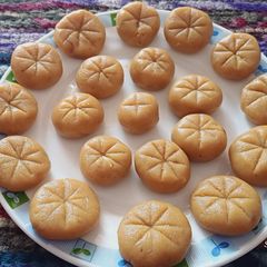 A picture of Instant Khoya pedha.