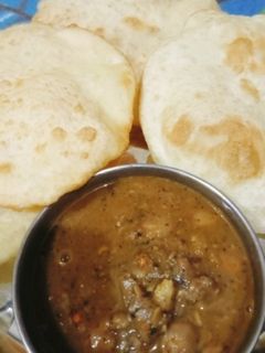 छोले भटूरे (chole bhature recipe in Hindi) रेसिपी मुख्य फोटो
