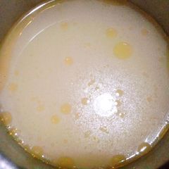 A picture of Chicken Stock (yakhni).