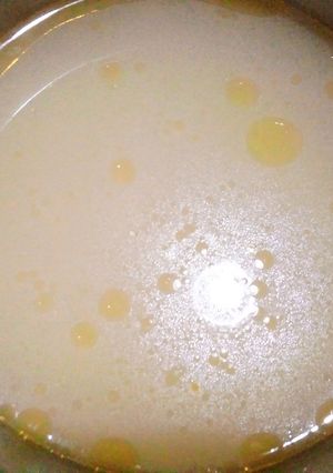 A picture of Chicken Stock (yakhni).