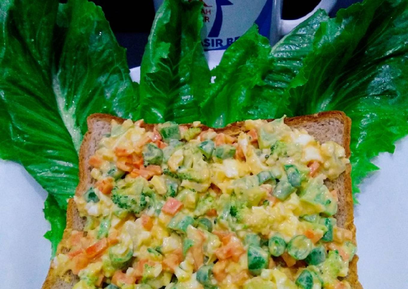 Roti gandum salad telur dll