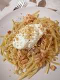 Linguine salmone e stracciatella di bufala