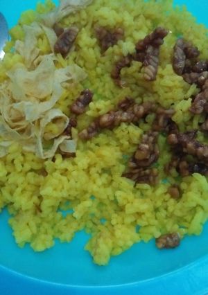 Foto resep Nasi Kuning Bumbu Racik Ayam Goreng