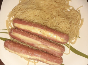 Una foto de Vienesas con queso