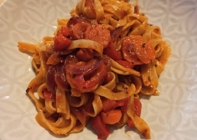 Pasta con pimiento rojo, cebolla, zanahorias y apio Receta de Juliana-  Cookpad