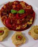 Cappellettis de jamón con salsa de tomate y hummus con aceitunas