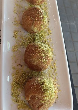 Una foto de Croquetas de Pollo con Polvo de Pistacho
