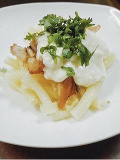 Hình của món Nui, gà sốt cream cheese.