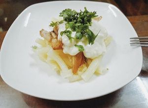 Hình của món Nui, gà sốt cream cheese.