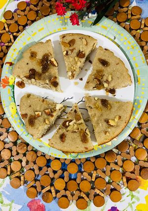 A picture of Banana Sooji Cake.