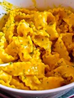 Foto di 128 • Pasta con sugo di peperoni arrostiti (super rapido!) 😋😋😋