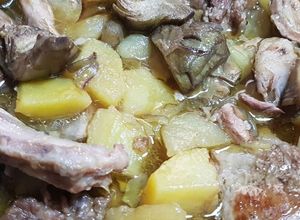 Foto di Agnello sardo con Patate e Carciofi