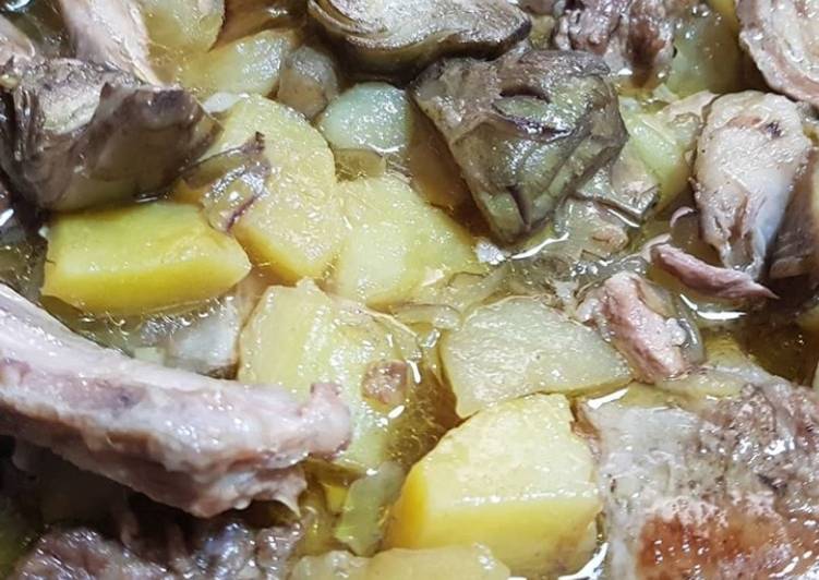 Agnello sardo con Patate e Carciofi