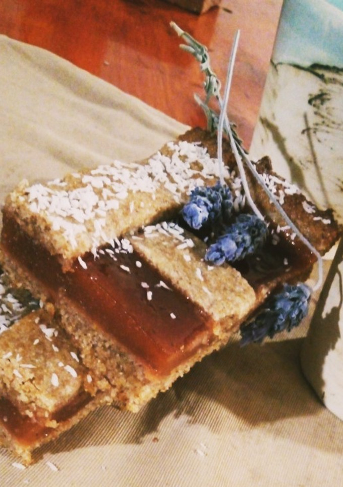 Una foto de Pasta frola con harina integral y dulce membrillo light