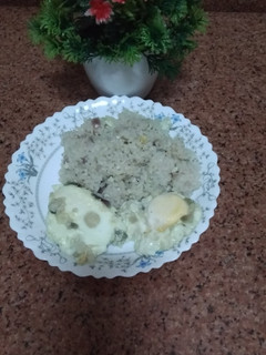 صورة لوصفة رز بالبيض والبصل مغذيه وخفيفه