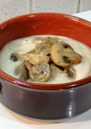 Foto di Vellutata di cavolfiore con champignon trifolati