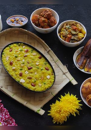 নিরামিষ খিচুড়ি (niramish khichdi recipe in Bengali) রেসিপির প্রধান ছবি