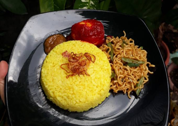 Resep Nasi Kuning Khas Banjar Oleh Hanum Septiana Dahniar Cookpad