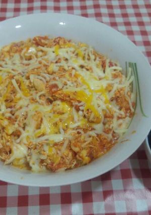 Una foto de Pechugas con tomate (sobras de pollo asado)