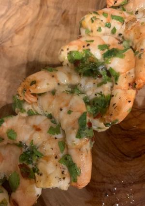 A picture of Super simple zesty prawns.