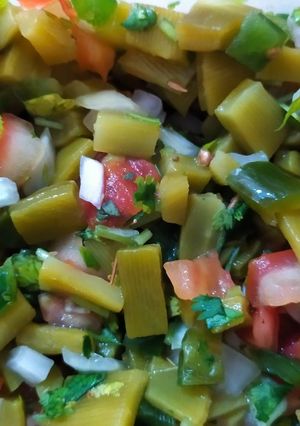 Una foto de Salsa de nopales