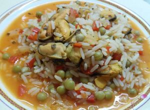 Una foto de Arroz con mejillones
